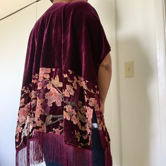 Velvet Asian-style Shawl, with fringe. - Picture 5 of 6